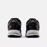 New Balance 1906R Nero Team Red Castlerock