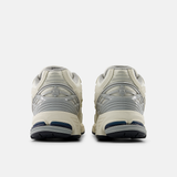 New Balance 1906R Sea Salt Navy
