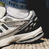 New Balance 1906R Silver Black
