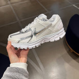 Nike Unisex Sneakers Zoom Vomero 5 Chrome Toe