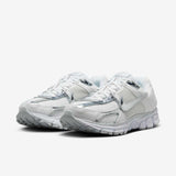 Nike Unisex Sneakers Zoom Vomero 5 Chrome Toe