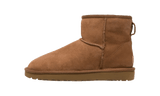 Streetwear Essential – UGG Classic Mini II Boot Chestnut front view