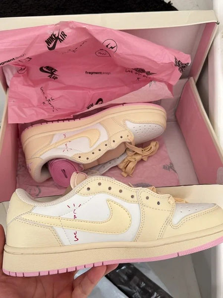 Jordan 1 Low rosa e crema nella scatola