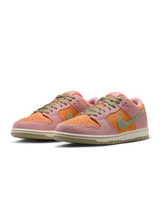 Nike SB Dunk Low Red Stardust