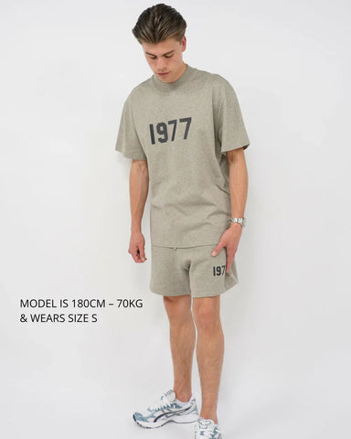 Essentials 1977 Summer Set