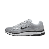 Nike P-6000 Argento Metallizzato Platino Puro