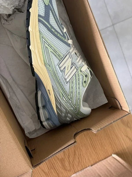 New Balance 1906 verde e blu nella scatola