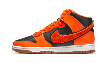 Nike Dunk High University con Swoosh in ciniglia Safety Orange