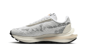 Nike Vaporwaffle Woven Sacai Jean Paul Gaultier Bianco